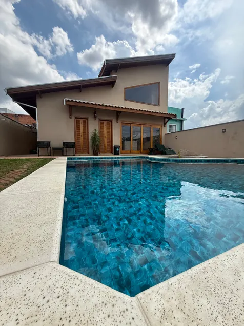 House with Hydro Pool and view of the Boituva balloons - Image 1
