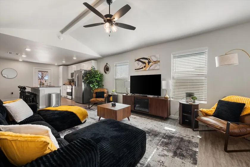 SFH, Sleeps 9, No Stairs, 2-Car Garage, Texas Tech - Image 1