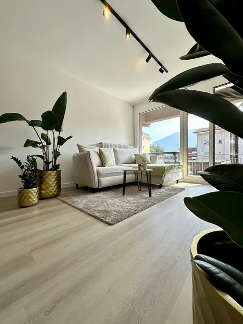 Garden apartment, 5 minutes to Lake Maggiore, near Locarno, Private parking lot - Image 1