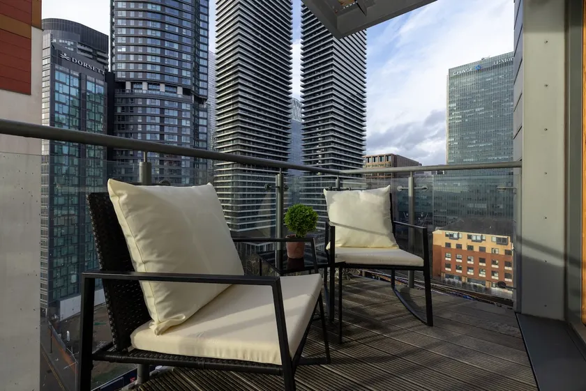 Stunning Views & Total Comfort-Flat in CanaryWharf - Image 1