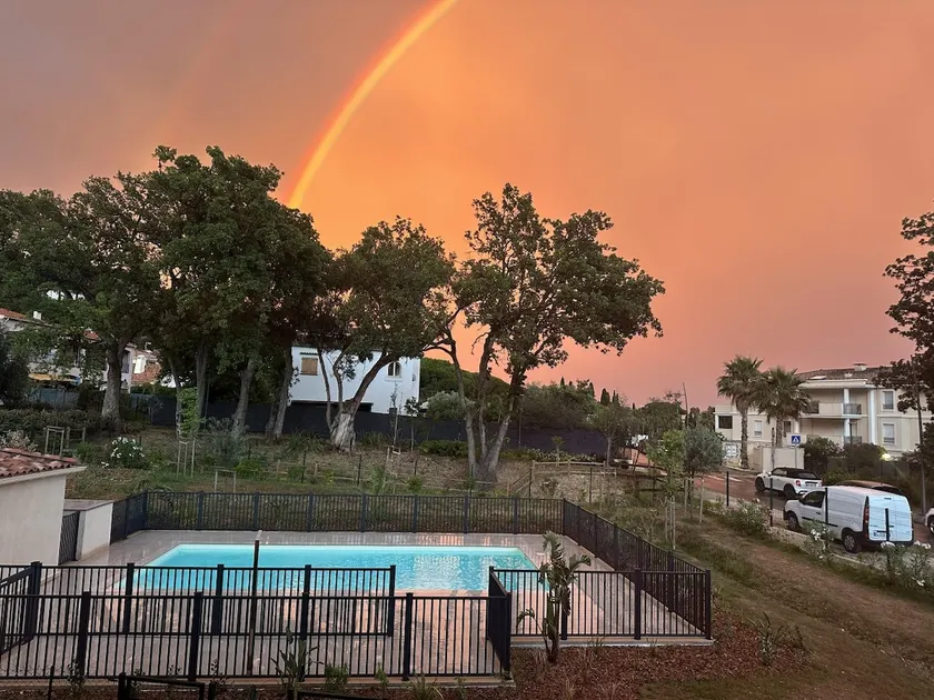 Spacieux appartement dans résidence avec piscine - Image 1