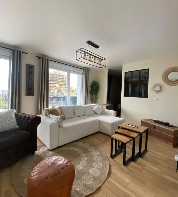 Exceptional Luxury Apartment w/Terrace & Parking - Image 1