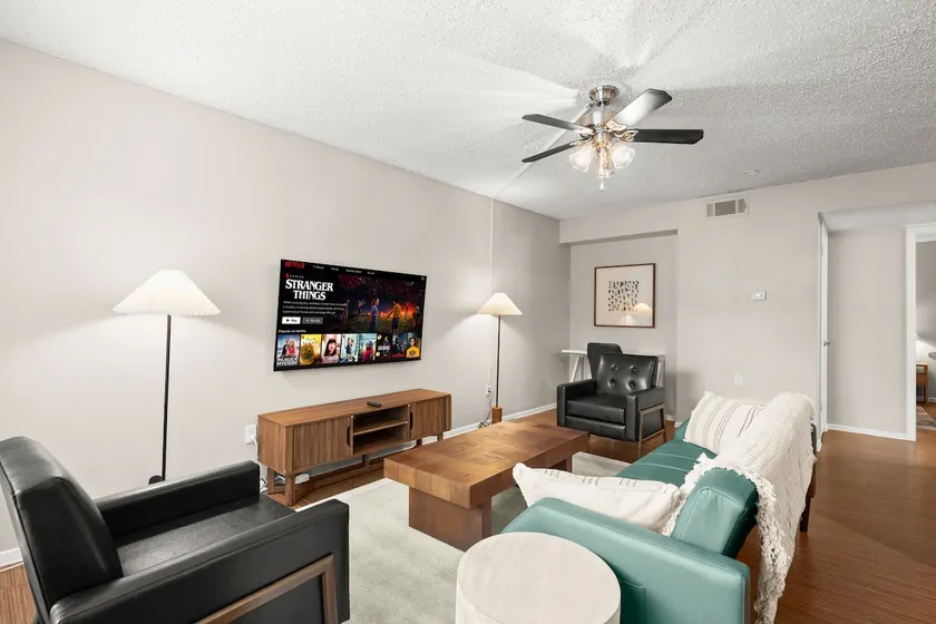 Hyde Park 1BR King Bed Near UT - Image 1