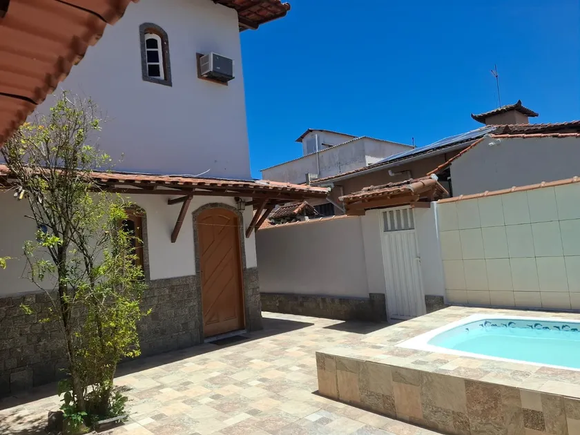 3-bedroom house, pool and barbecue area. - Image 1