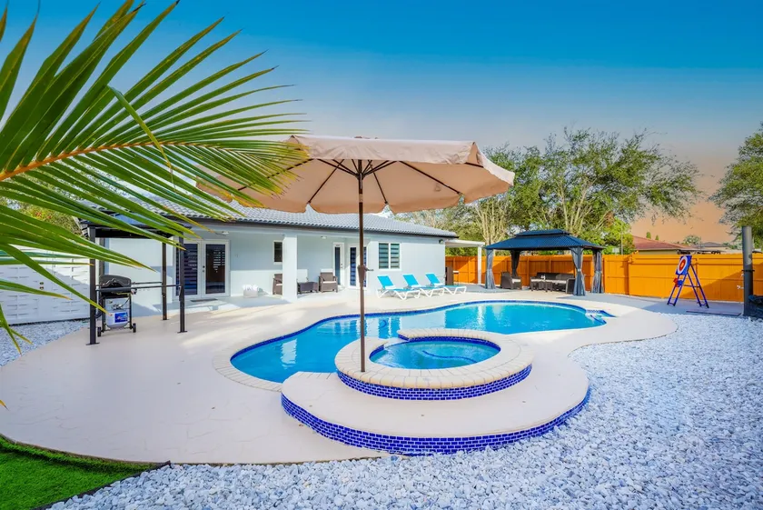 Miami Relax | Heated Pool | Family Getaway. - Image 1