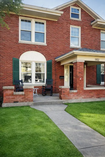 Large historical home, pet friendly. - Image 1