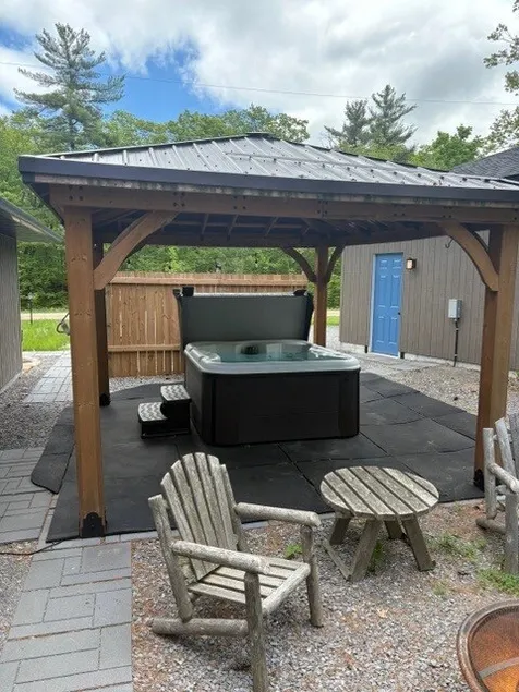 Hytte Hideaway• Hiking & Hot Tub - Image 1