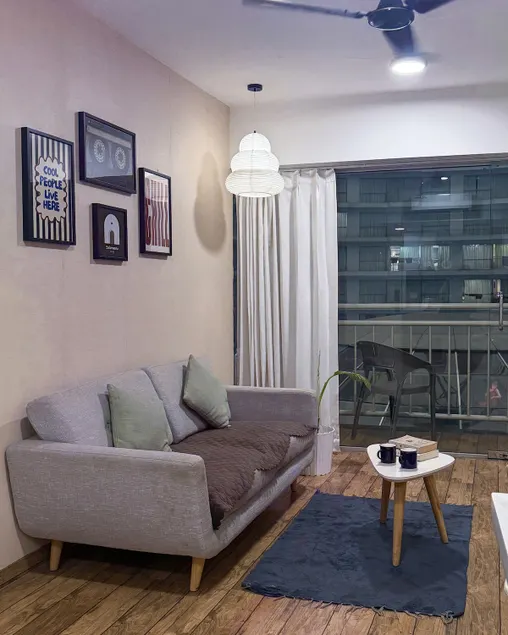Luxe 2-BHK Near Airport | A/C – Quiet – Kitchen – Smart TV – Wi-Fi - Image 1