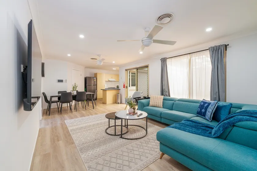 3BR Guesthouse w Sunroom Near Stanhope Leisure - Image 1