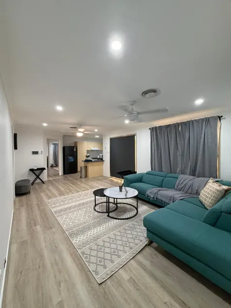 3BR Guesthouse w Sunroom Near Stanhope Leisure - Image 1