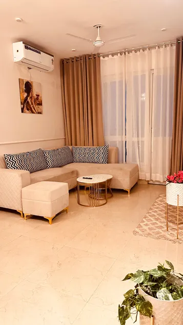HomeyStays 3BHK Apartment with Lakeside Walk - Image 1
