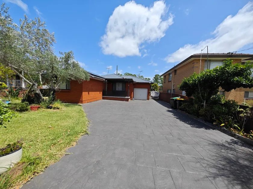 Home in Smithfield - Image 1