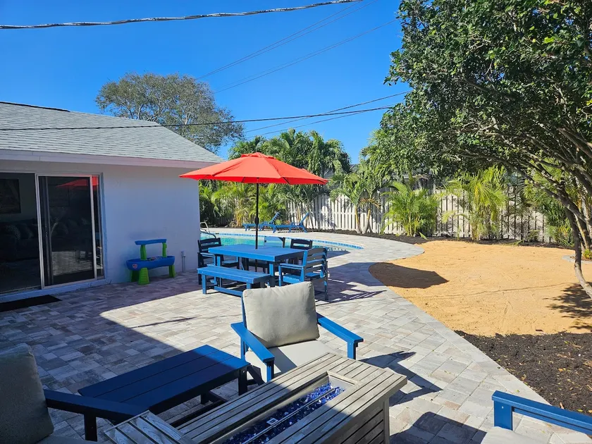 Laughing Palm-Reconnect-Heated Pool-Walk to Beach - Image 1
