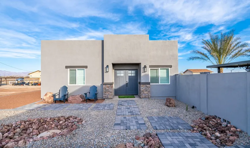 modern 2 bedroom house in a quiet neighborhood. - Image 1