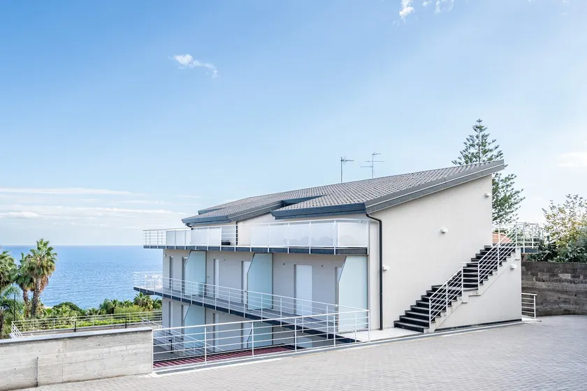 GiuMar Apartments Acitrezza - Image 1