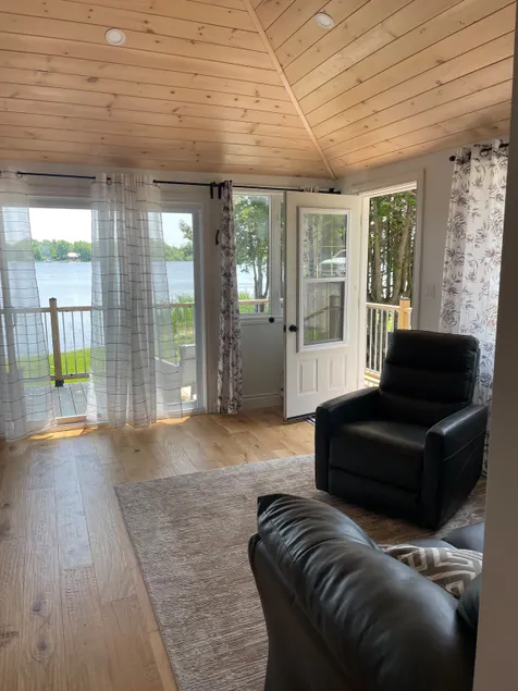 The Cozy Emerald Haven Retreat - Image 1