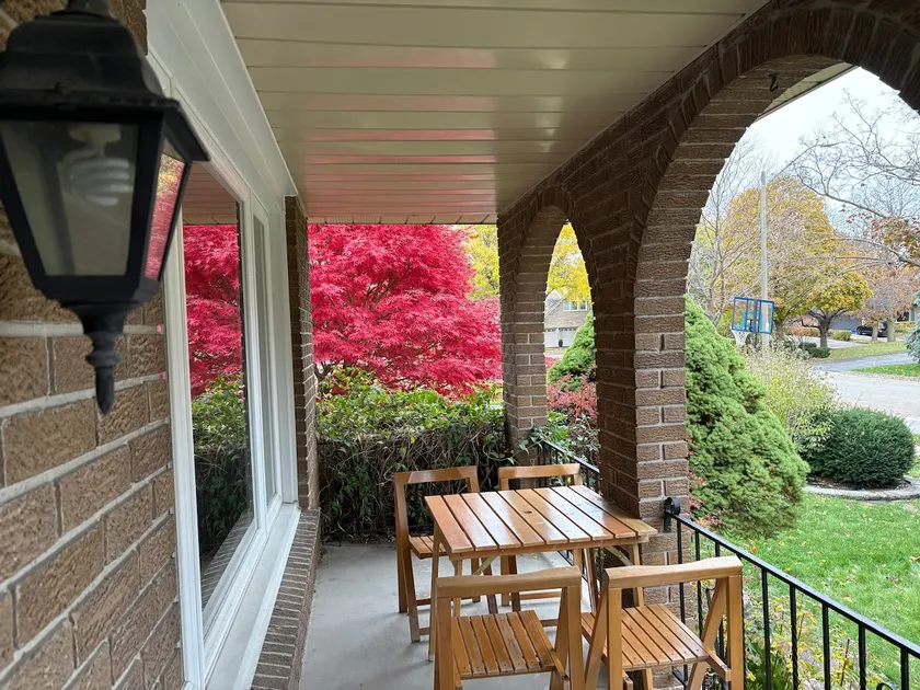 Entire upper levels in a house in Unionville - Image 1