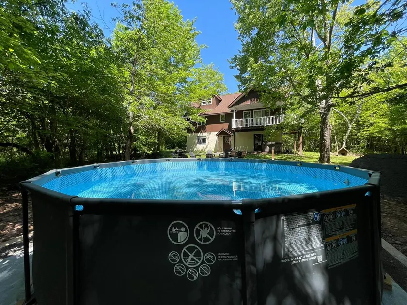 Scenic Hunter Getaway- Pool, Firepit, BBQ, hottub - Image 1