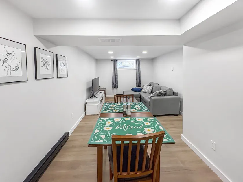 Cozy Private 1BR Basement Gem – Quiet Escape - Image 1