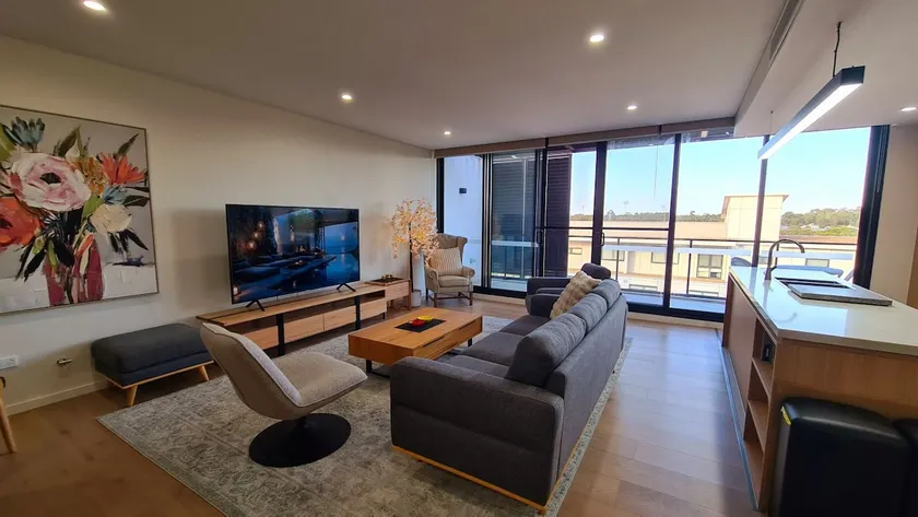 Huntington Apartment in Rouse Hill Shopping Centre - Image 1