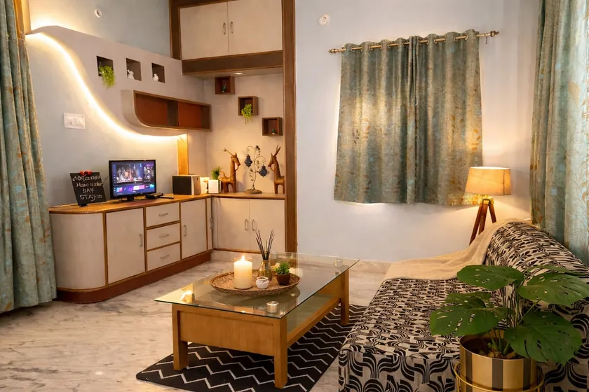 Luxury 1 BHK Suite•Balcony•Gym•Backup | The Abode - Image 1
