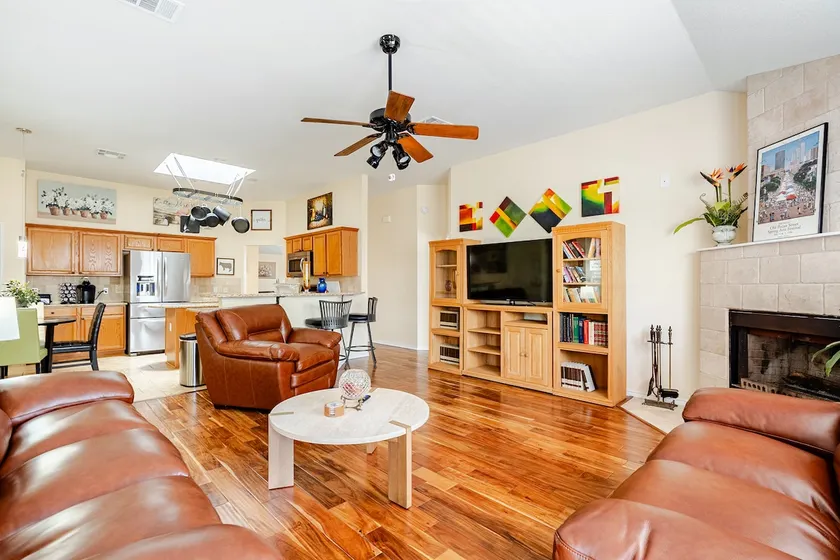 Local POOL~5Bed~Sunroom/Gym/Garage/Backyard~Austin - Image 1