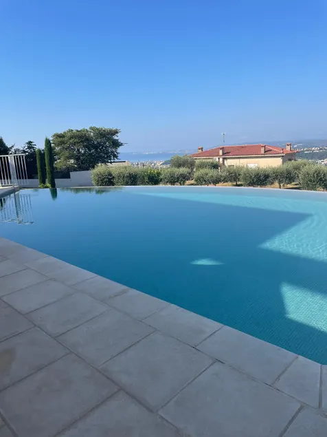 Architect's studio with panoramic views and pool - Image 1