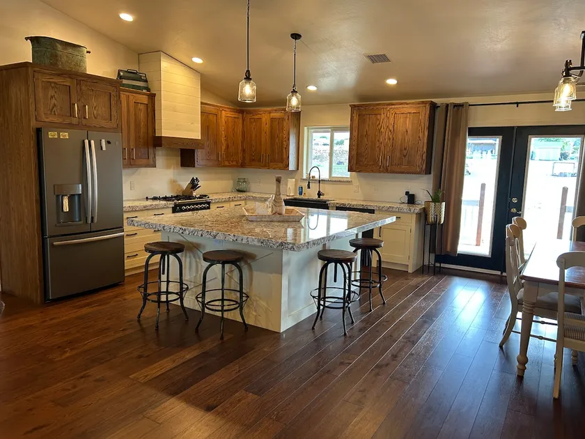 Eagar retreat in the White Mountains - Image 1