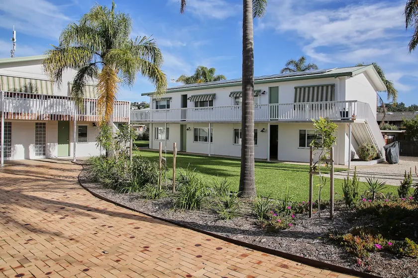 Modern Beachside Retreat | Walk to Everything - Image 1