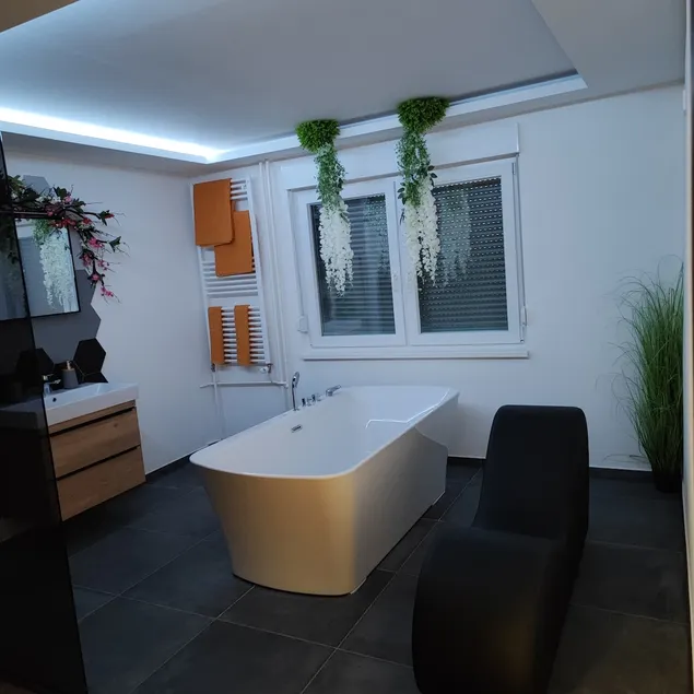 Luxurious Apartment with Finnish Sauna - Atomic - Image 1