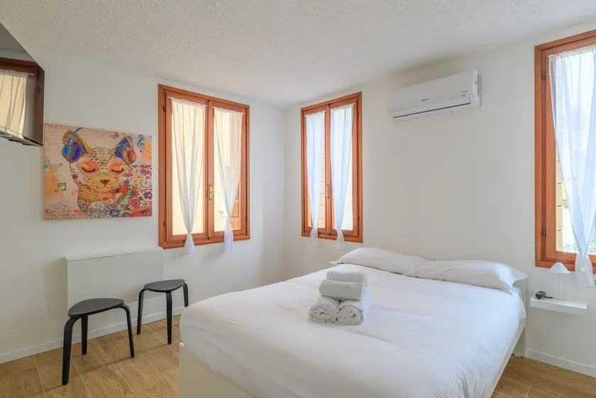 GuestHost - Piazza della Frutta Studio Apartments - Image 1