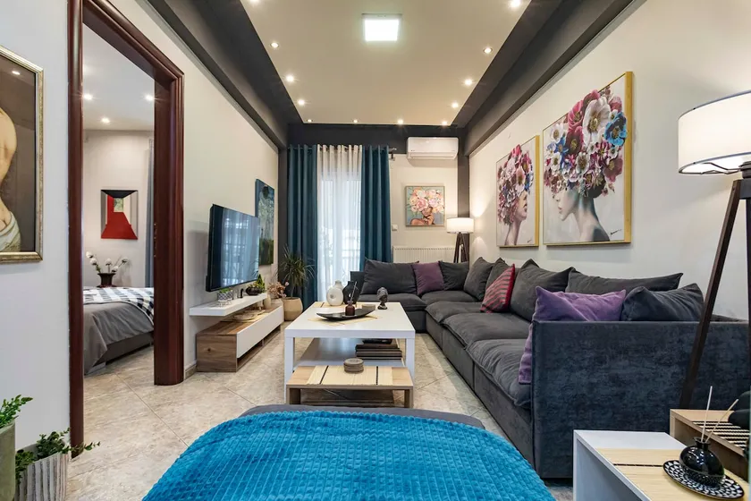 ArtHaus Gallery Stay - Image 1