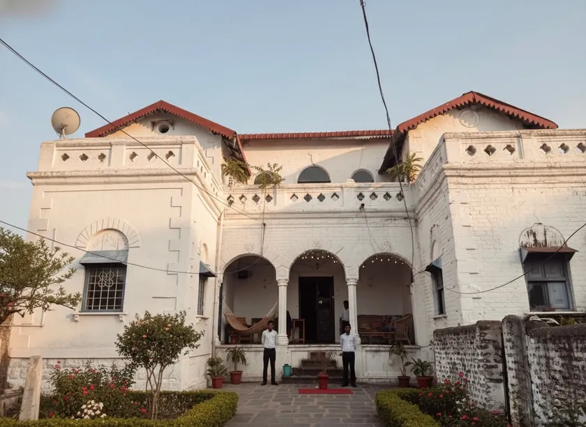 Heritage Wada 18th century near Samruddhi Mahamarg - Image 1