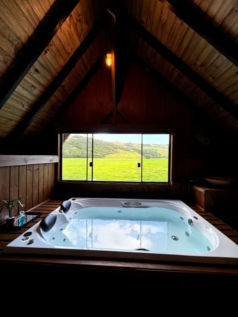 Chalet with Hot Tub - Image 1