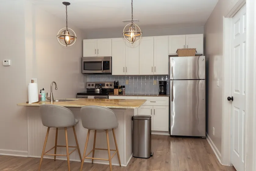 Private 2BR Guest Apartment - Image 1