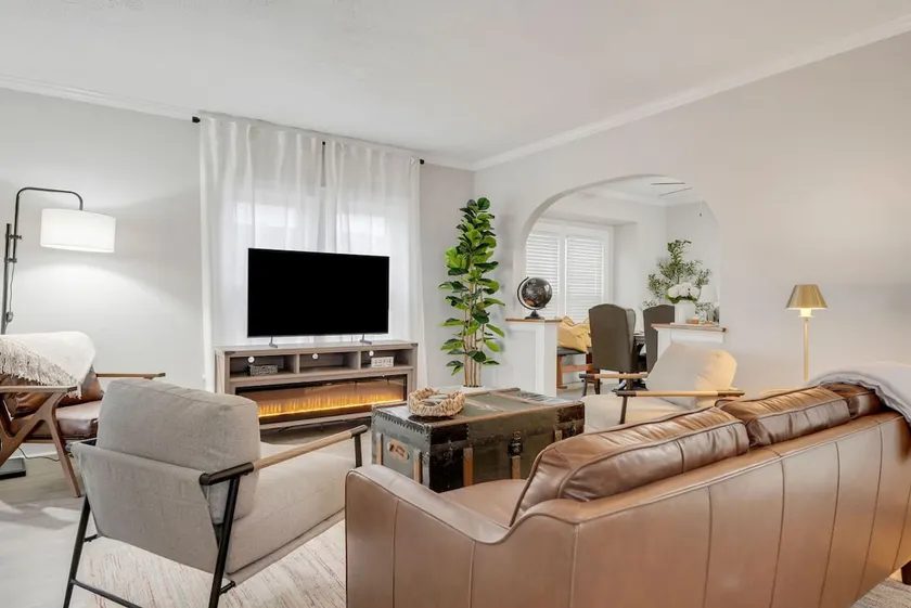 Near Walnut Beach | Harbor Area | Sleeps 6 - Image 1