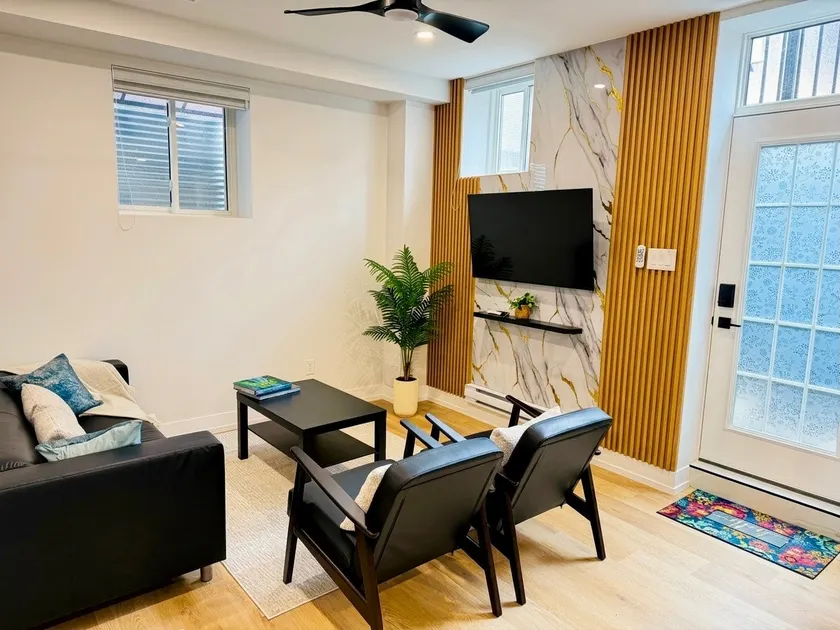 OakNest | 2Bedroom Suite | Free Parking | Licensed - Image 1