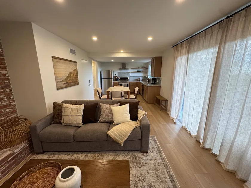 Beautiful Mountain Views at Luxury Guest Suite - Image 1