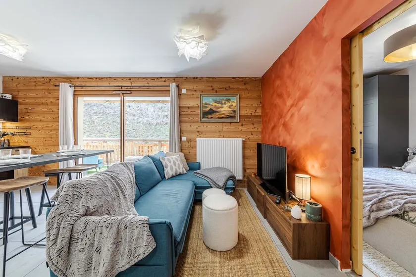 Le Petit Roc Cozy Basecamp in Roc dEnfer - Image 1