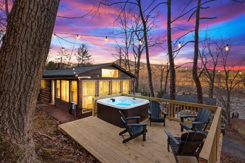 Moonlit Hollow •Hot tub •Dogs OK • Luray caverns - Image 1
