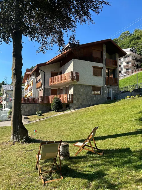 The Red Beech Apartment - Image 1
