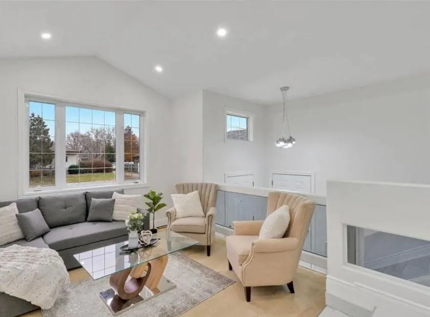 3 bd-room 5 beds 1.5 bath 3 min university Windsor - Image 1