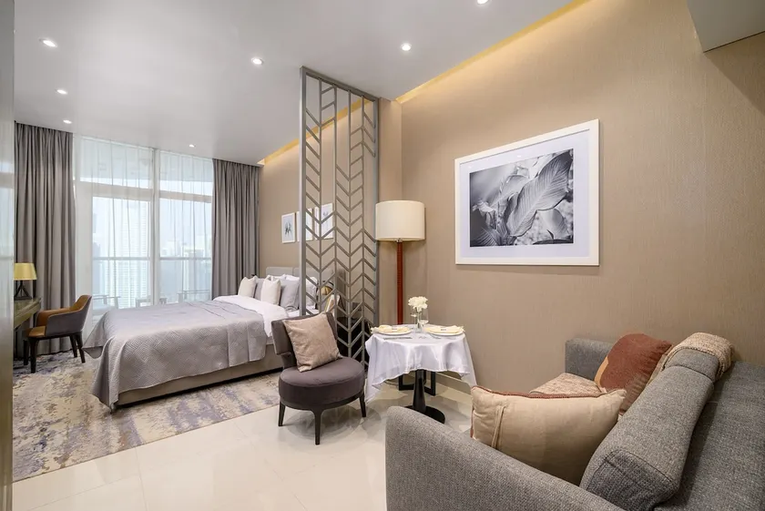 Elegant studio with terrace in Downtown Dubai. - Image 1