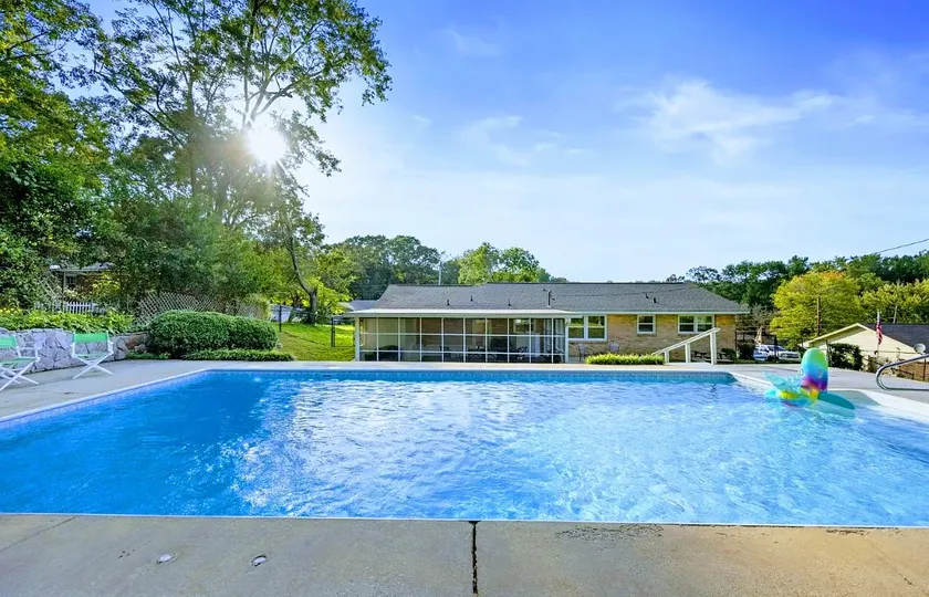 ”Rivermont Royale”- Pool, Fire Pit, & Screen Porch - Image 1