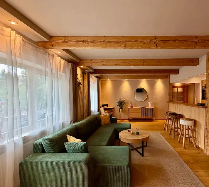 Design Chalet with Mountain Views & Insider Guide - Image 1