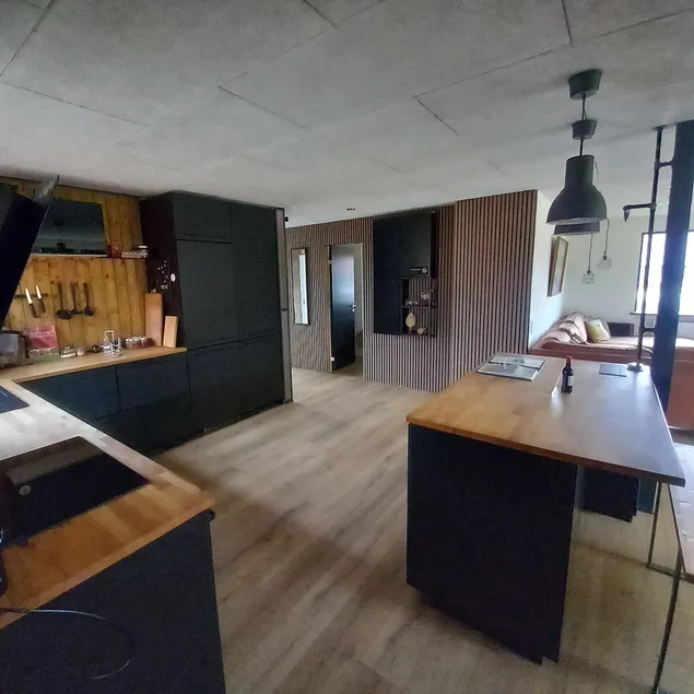 Leons House - Image 1