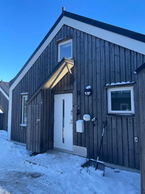 Ski-in/ski-out with panoramic views and sauna - Image 1