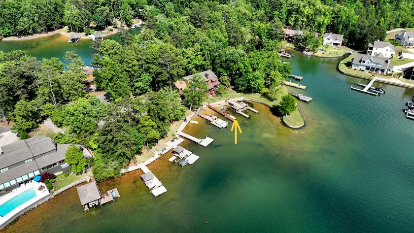 Lakefront Stillwaters Villa w/Deck & Private Dock - Image 1