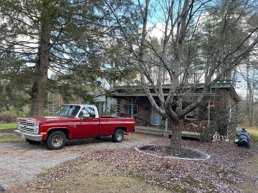 Rogue Life Cabin - Image 1