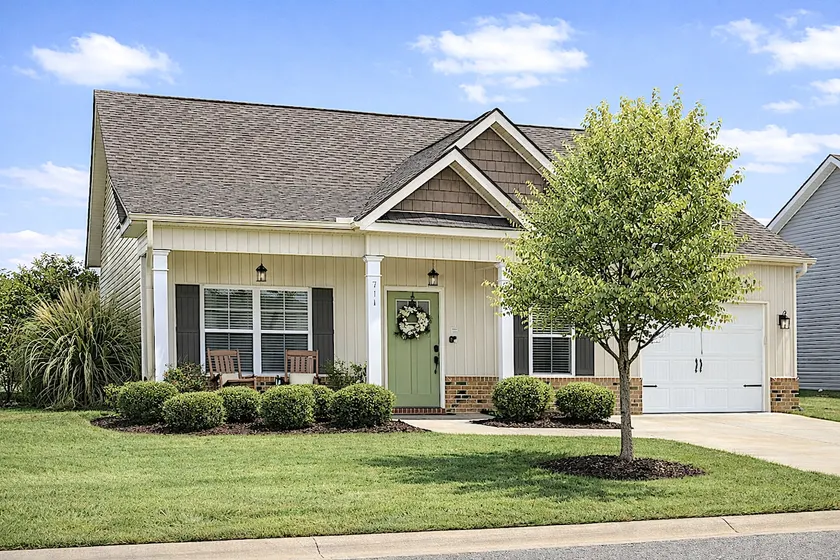 Argo House - Quiet Retreat with Private Backyard - Image 1